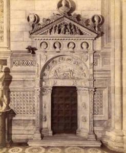 Porta a rilievo - Giovanni Antonio Amodeo - Pavia - Certosa - Sacrestia vecchia