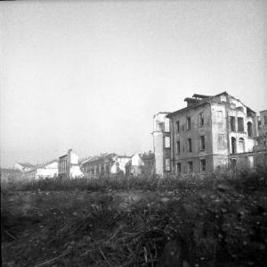 Milano - Zona di Porta Volta - Edifici distrutti dai bombardamenti