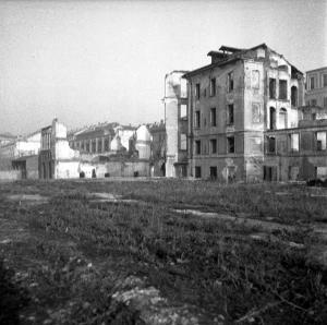 Milano - Zona di Porta Volta - Edifici distrutti dai bombardamenti