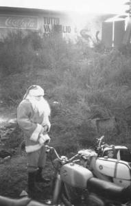 Piero d'Alfonso vestito da Babbo Natale al Luna Park delle Varesine