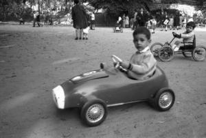 Milano - Giardini Pubblici - Bambino su macchina a pedali