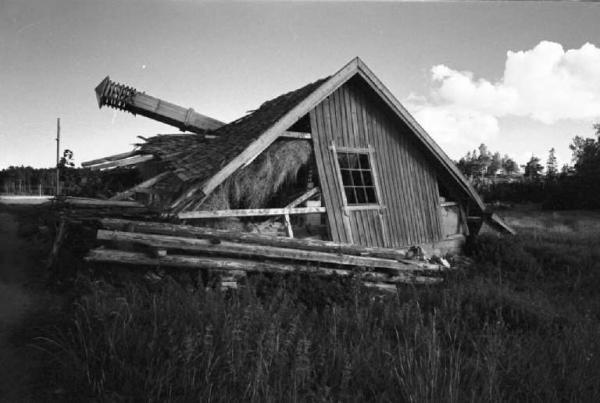 Svezia - Cascina di legno crollata