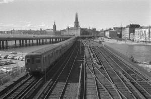Svezia, Stoccolma Binari con treno in transito