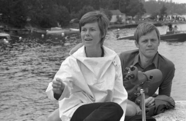 Svezia, älgö - Ritratto di coppia - giovane uomo e giovane donna