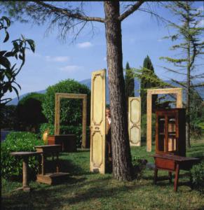 Antichità "Proietti" - Giardino - Esposizione di mobili e arredamento d'antiquariato - Ritratto maschile