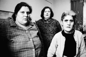 Ritratto di gruppo - donne ospiti dell'ospedale psichiatrico
