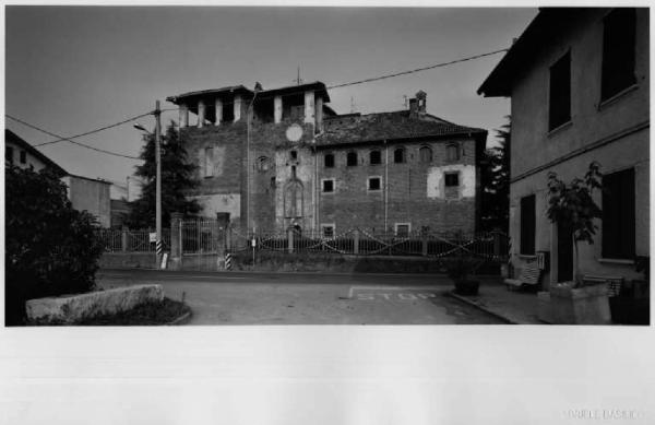 Sulbiate - castello Lampugnani - incrocio stradale