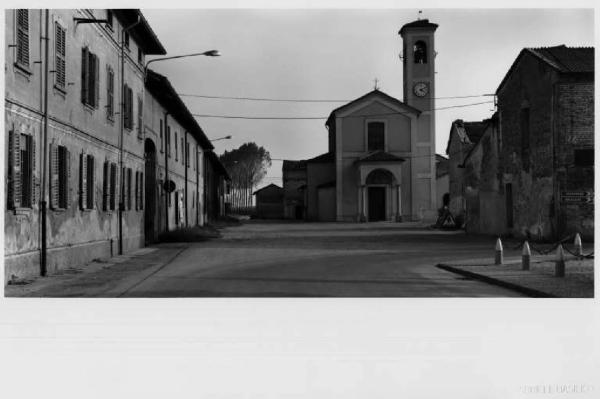 Casaletto Lodigiano - cascine - chiesa - strada