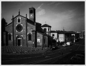 Melegnano - chiesa di San Giovanni Battista - facciata principale - piazza - strada