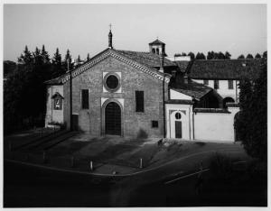 Melegnano - chiesa Santa Maria del Carmine - facciata principale - strada