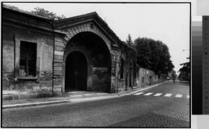 Legnano - corso Sempione - portale di ingresso - strada