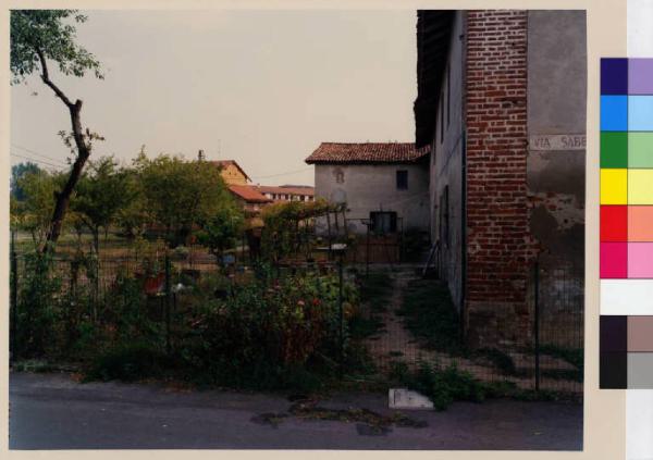 San Zenone al Lambro - via Sabbiona - casa - giardino