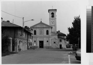 Peschiera Borromeo - chiesa - piazza - parcheggio