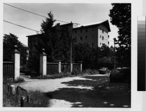 Sesto San Giovanni - cascina Pelucca - ingresso - edificio in linea