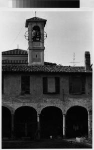 Settimo Milanese - frazione di Seguro - Cortile di ingresso della casa Patrizia - piazza San Giorgio - campanile della chiesa
