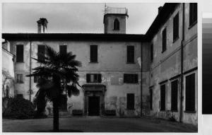 Settimo Milanese - frazione di Vighignolo - villa Meravigli Locatelli - cortile interno