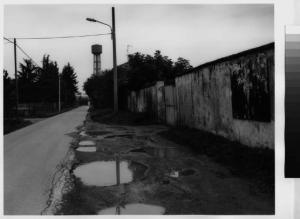 Basiano - via Manzoni - strada - muro di cinta - serbatoio dell'acqua