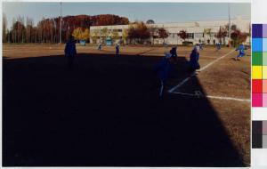 Corbetta - scuole Aldo Moro - campo da calcio - ragazzi giocano