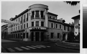 Legnano - palazzo A.M.G.A - incrocio stradale tra corso Garibaldi e corso Italia