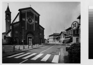 Cologno Monzese - chiesa di San Maurizio - piazza Don Minzoni - centro storico - strada