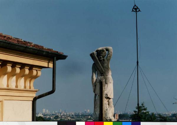 Senago - villa Borromeo - statua di Cupido - Milano