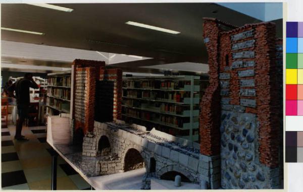 Vimercate - modellino del ponte di San Rocco - biblioteca Civica - sale di consultazione
