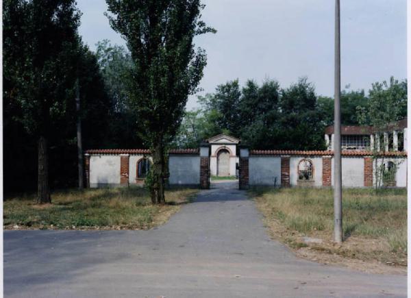 Bollate - località Castellazzo - via Madonna della Fametta - cimitero - ingresso