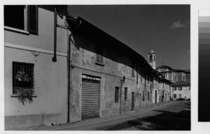 Vimodrone - centro storico - edifici a corte - chiesa di San Remigio