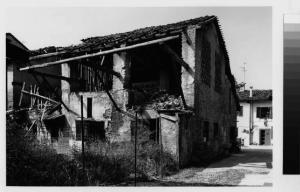 Vimodrone - via Sant'Ambrogio 12 - cascina in rovina