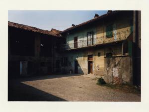 Garbagnate Milanese - frazione di Bariana - casa Foglia - cortile interno