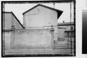 Paullo - via Matteotti 69 e 71 - case - muro di cinta