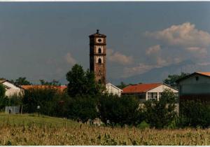 Senago - campi agricoli - centro urbano - campanile