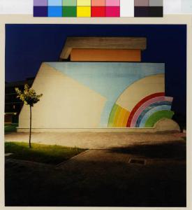 Sedriano - edilizia residenziale - arcobaleno dipinto su casa