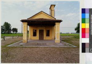 Rosate - cappella di Santa Maria lungo la strada Gaggianese - campi