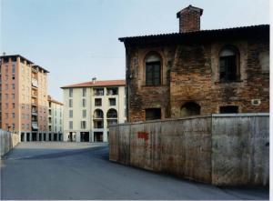 Bollate - piazza Solferino - casa medioevale - edifici