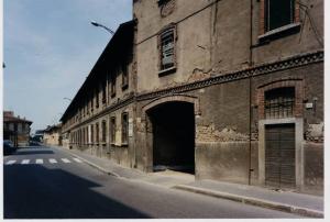 Bollate - via Magenta - centro storico - casa a corte