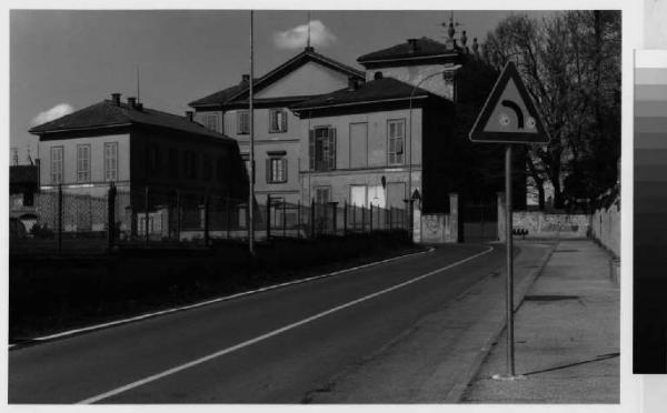 Burago di Molgora - via Marconi - facciata Sud della villa Mylus
