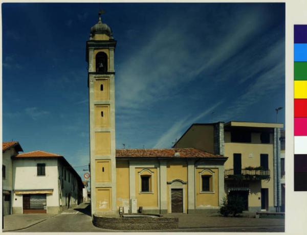 Castano Primo - piazza Mazzini - chiesa di San Girolamo - abitazioni