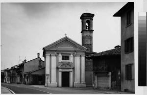 Motta Visconti - chiesa  San Anna - abitazioni - negozi - centro storico - strada