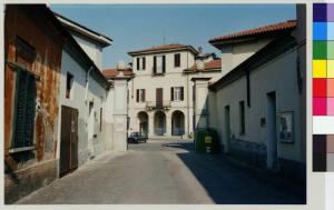 Boffalora sopra Ticino - abitazioni - vicolo - palazzo Calderari - portico di ingreso