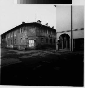 Busto Garolfo - via Abbazia e via Mazzini - casa a corte - cascina - incrocio stradale