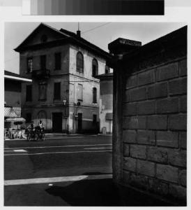 Inveruno - piazza del Crocifisso - villa Coizet Baffa - vecchia filanda