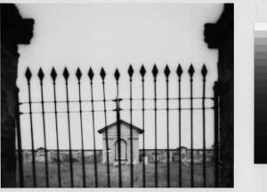 Ceriano Laghetto - cimitero - inferriate del cancello nei pressi della strada comunale tra Ceriano e Solaro