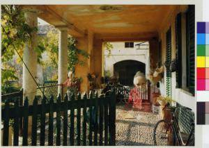 Cassinetta di Lugagnano - cascina Piatti - portico - figura femminile - anziana
