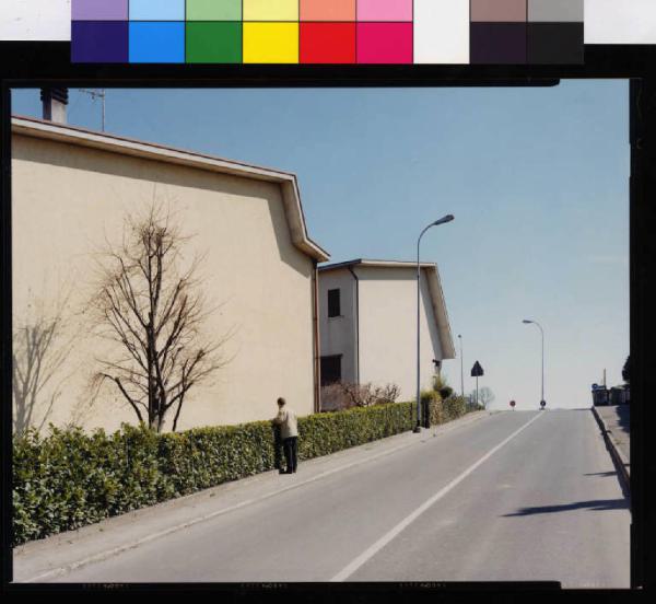 Veduggio con Colzano - via Gramsci - edifici residenziali - strada