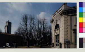 Carate Brianza - centro storico - giardini pubblici - edificio sede della Banca di Roma - cabina telefonica