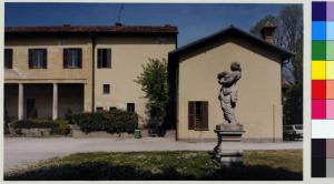 Carate Brianza - villa Cusani - giardino - statua