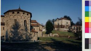 Carate Brianza - frazione di Agliate - basilica dei Santi Pietro e Paolo - battistero - parco