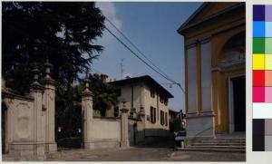 Carate Brianza - località di Costa Lambro - villa Stanga Busca - cancello di ingresso - piazza - chiesa parrocchiale