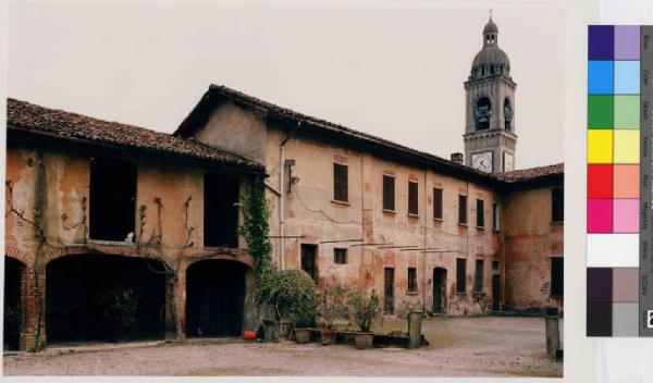 Lentate sul Seveso - frazione di Camnago - villa Ravasi - corte interna - chiesa di S. Quirico e Giuditta - campanile